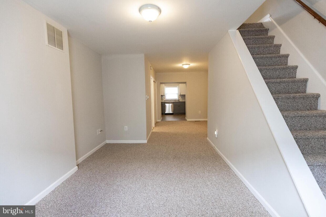 Foto principal - 2354 E Harold St