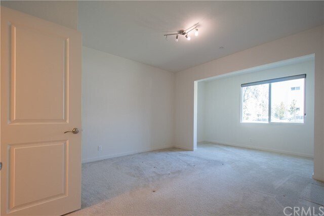Building Photo - 148 Stellar