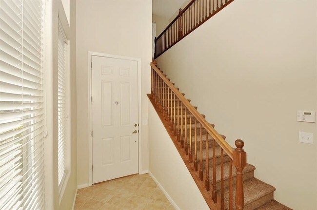 Building Photo - 765 Feather Ridge Dr