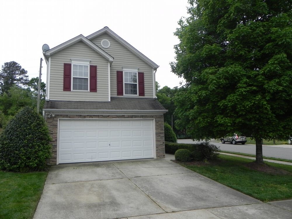 Primary Photo - 5525 Gateway Pl
