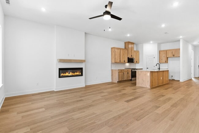 Photo - 1823 E Fiji St House