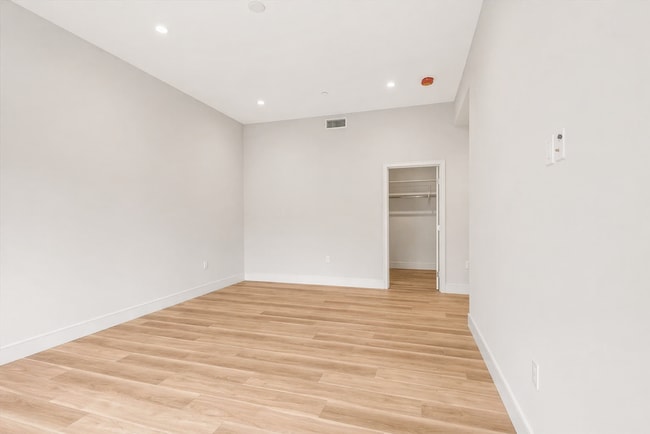 Building Photo - Firmona B
