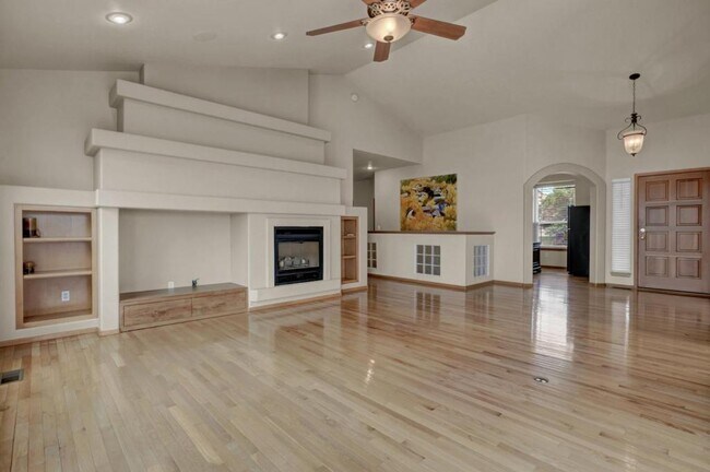 Foto del edificio - 5235 Bancroft Heights