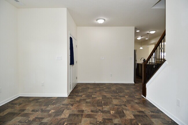 Foto del edificio - Spacious 5-bedroom, 3 full bath home in the Greenwood/Clark Pleasant area