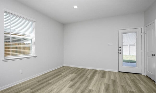 Building Photo - 460 Lone Rider Dr