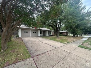 Building Photo - 102 Brookwood Dr
