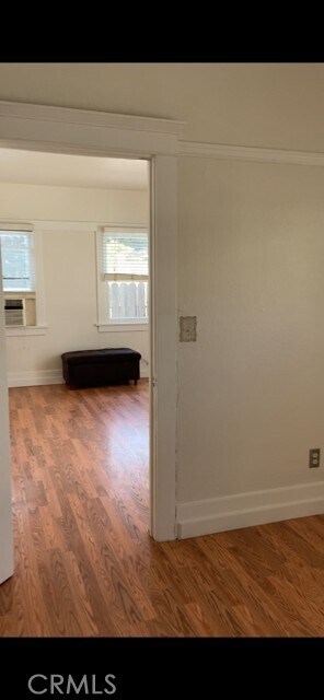 Foto del edificio - 128 W Brookdale Pl