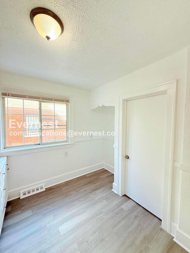 Foto del edificio - 15812 Kentucky St