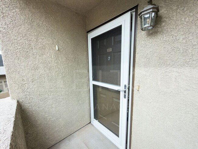 Foto del edificio - 6925 Ash Creek Heights