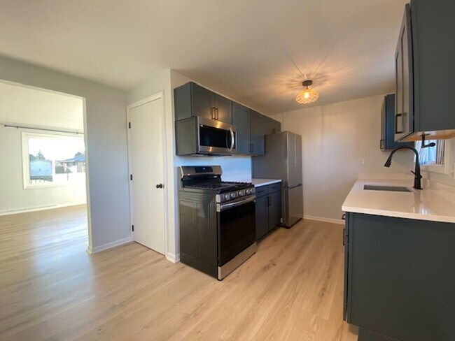 Foto del edificio - Welcome to this charming 3-bedroom, 1-bath...