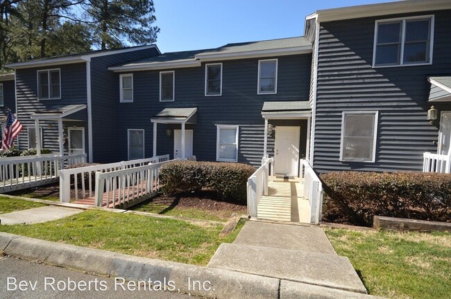 Building Photo - 2 br, 2.5 bath House - 107 Candace Place