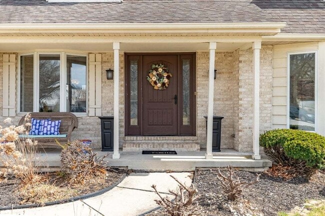 Building Photo - 9885 Belmont Ct