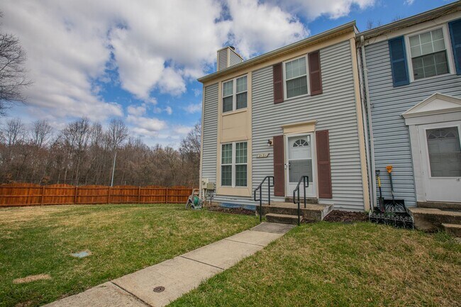 Building Photo - Lovely 2 BR/3 BA EOG Townhome in Bowie!