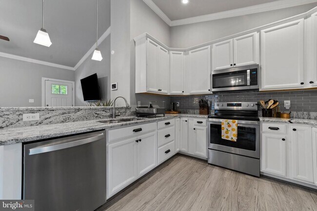 Building Photo - 188 Hickory Ridge Cir