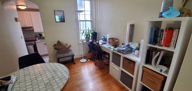 Foto del edificio - 2433 Fairmount Ave
