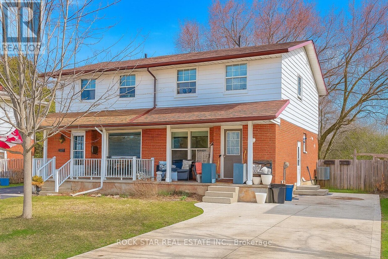 Photo principale - 572 Glen Forrest Blvd