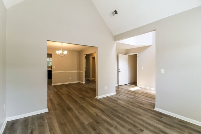 Building Photo - 2530 Walter Way