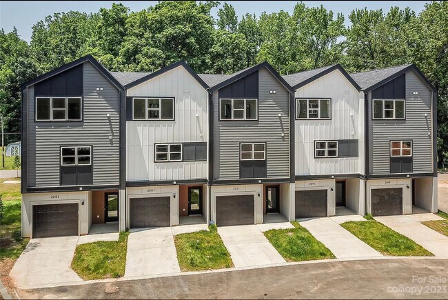 Building Photo - 2015 Mincey St