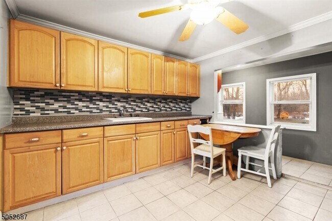 Foto del edificio - 247 Old York Rd