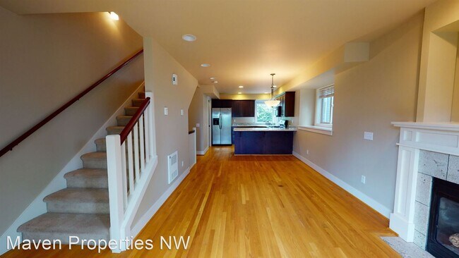 Foto del edificio - 2 br, 1 bath House - 3835 Ashworth Ave N U...