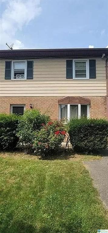 Primary Photo - 2915 Norton Ave