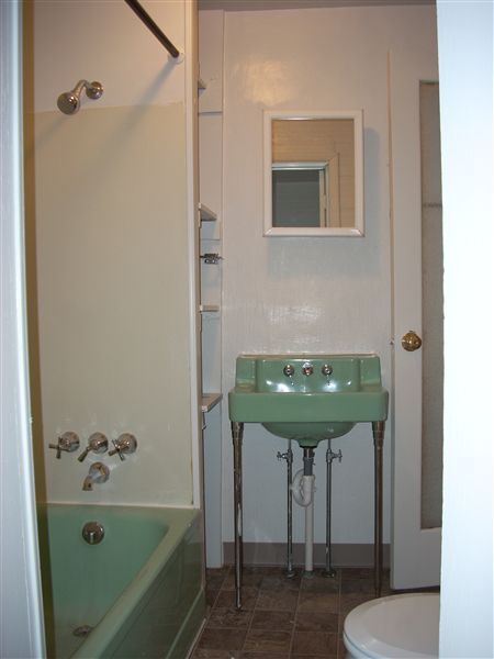 Building Photo - 2 br, 2 bath Apartment - 719 W. Cross 1