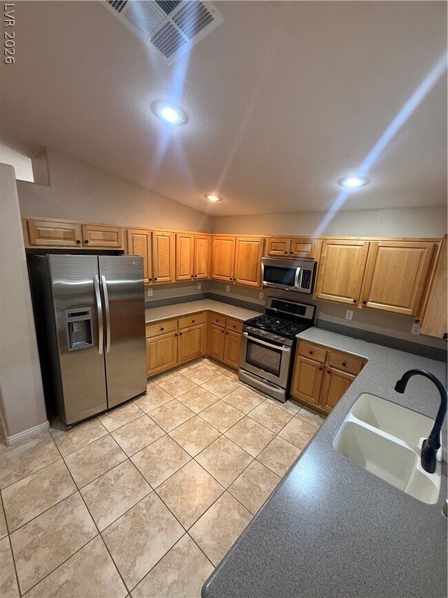 Foto del edificio - 4420 Meadowlark Wing Way