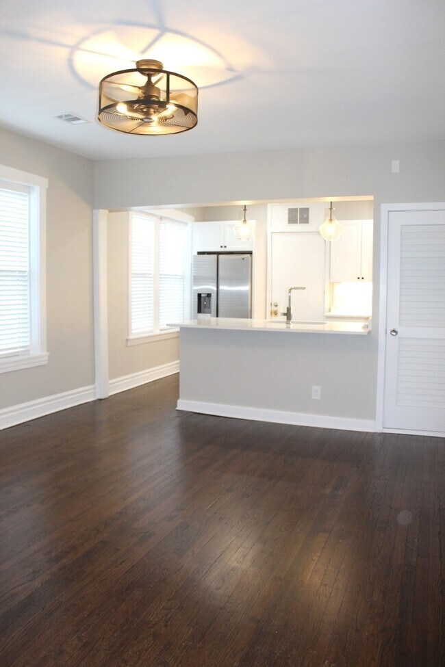 Foto del edificio - 5026 N Winthrop Ave