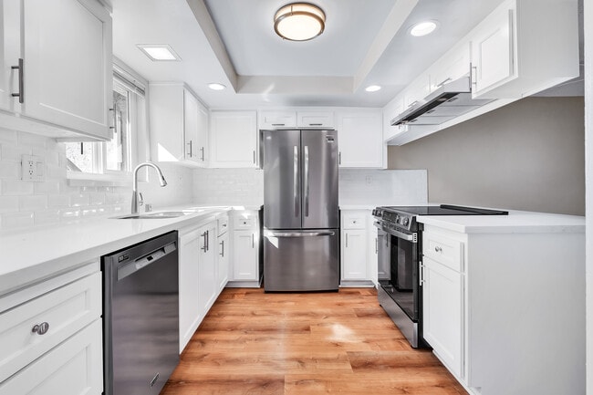 Building Photo - 1909 Harriman Ln