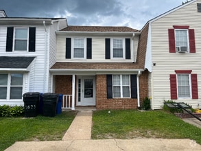 Building Photo - 1623 Sudbury Ct