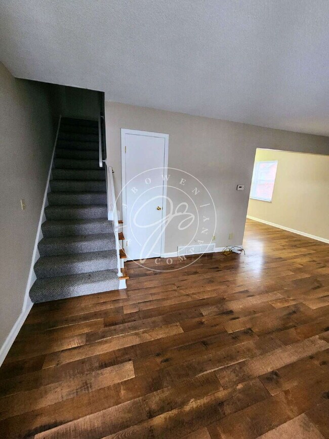 Foto del edificio - Sylvania Schools! Spacious 2-story, 3-bedroom, 2-bath home offering over 1,200 sq. ft. of living ...