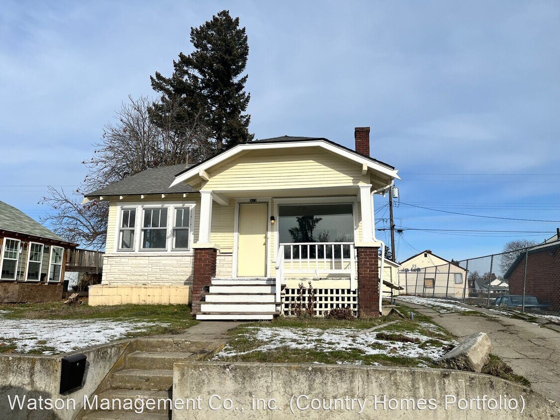 Primary Photo - 3 br, 1.5 bath House - 923 E Bridgeport