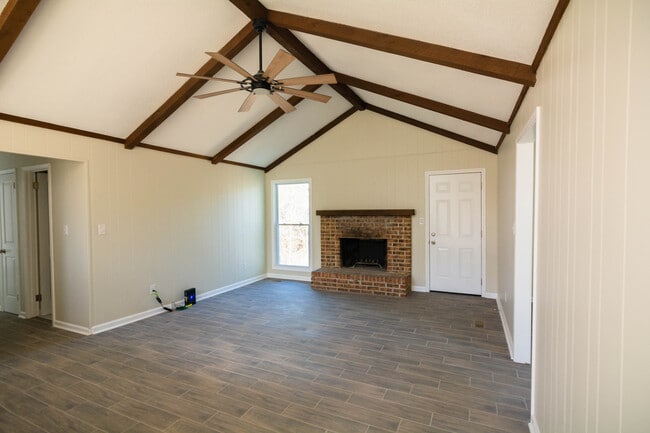 Building Photo - 1616 Sonia Dr
