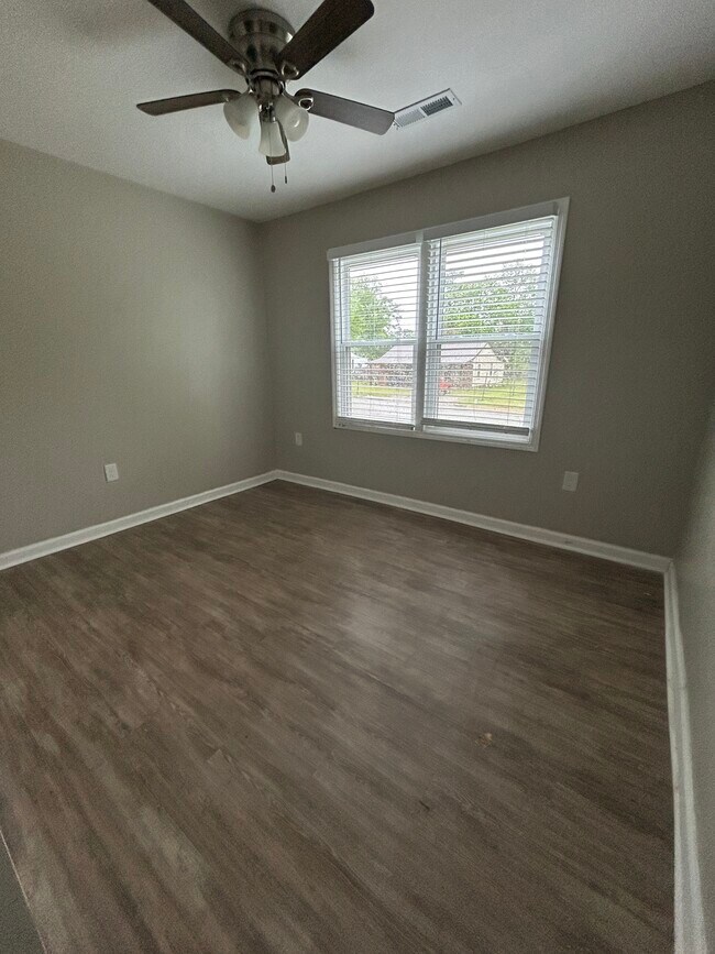 Foto del edificio - 907 Fairway Dr NW