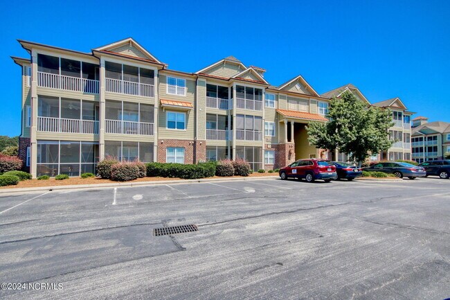 Building Photo - 395 S Crow Creek Dr