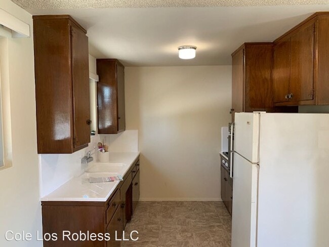 Building Photo - 475 S Los Robles Ave