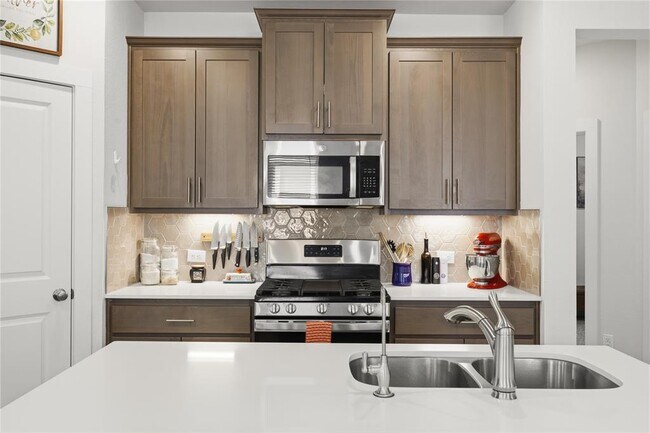 Foto del edificio - 514 Clearlake Dr