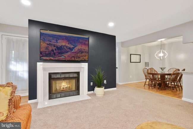 Building Photo - 2229 Lovedale Ln