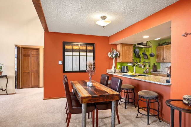 Building Photo - "Charming 2-Bed, 2-Bath Condo Retreat with 1530 Sq. Ft. of Comfort in Genesee!"