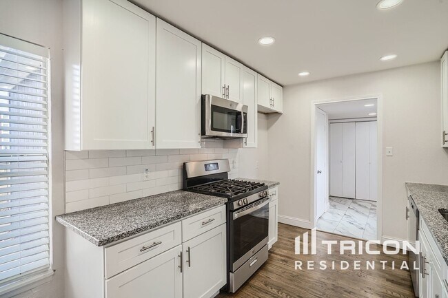 Foto del edificio - 5229 Westcrest Dr