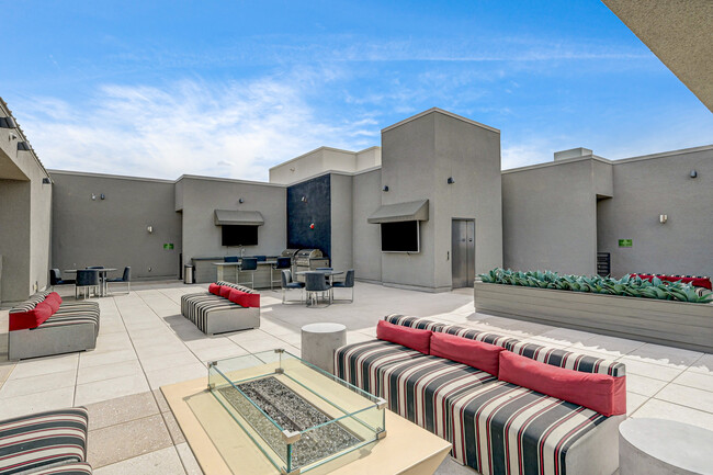 Salón en la azotea - Keller Cactus Hills