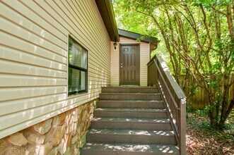 Building Photo - 625 Mercer Dr