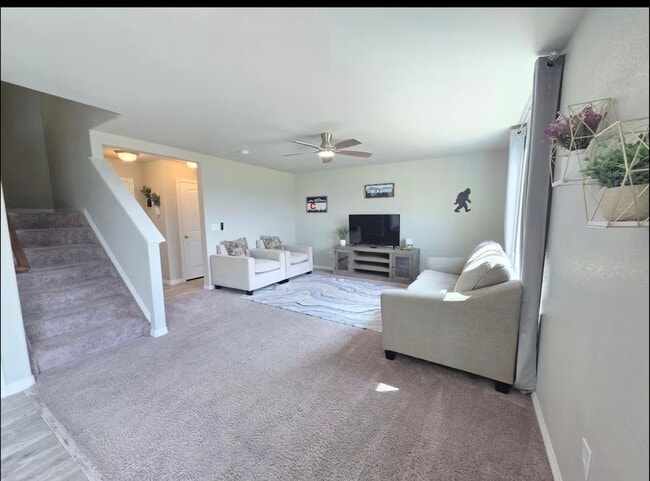 Foto del edificio - 6784 Skuna Dr