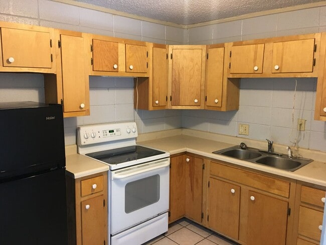 Building Photo - 8 Pinetree Apartment Rd