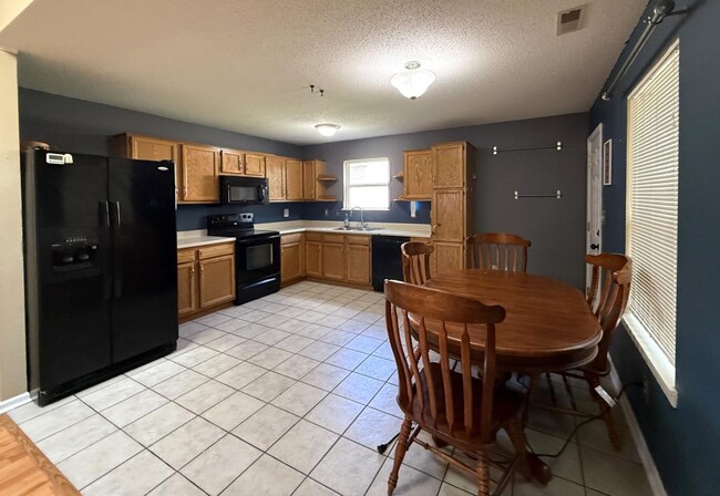 Building Photo - 5717 Stoneview Way
