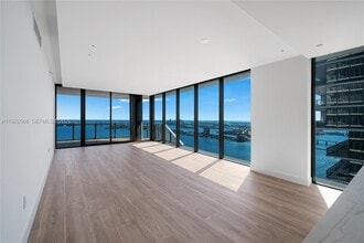 Building Photo - 700 NE 24th St