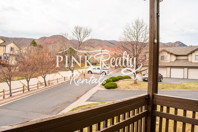 Building Photo - Beautiful Townhome Near Ute Valley Park
