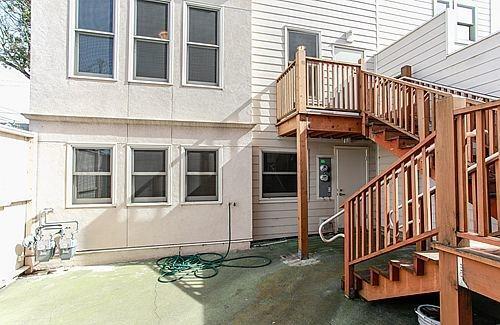 Building Photo - 909 Balboa St
