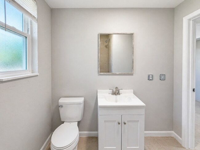 Foto del edificio - Modern Duplex Living Minutes from Downtown