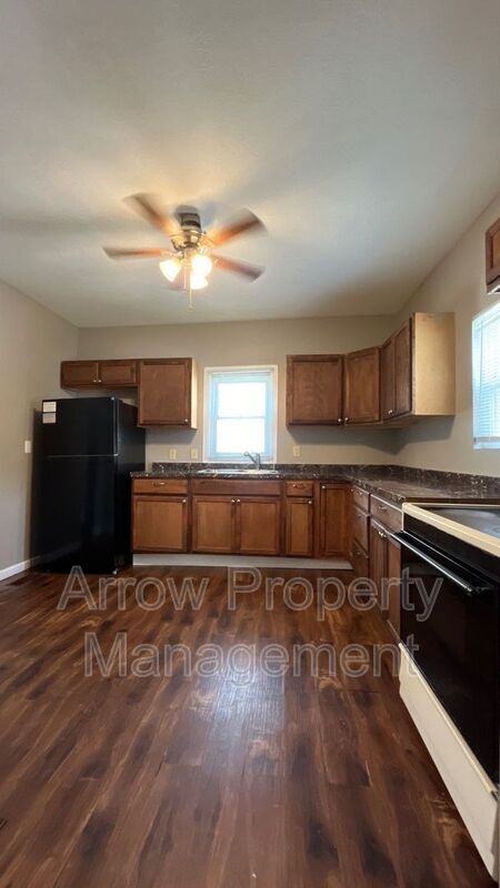 Foto del edificio - 2508 Dudley St